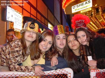 01-Mvc-012s-las-vegas-new-years-eve-2000.jpg (50504 bytes)